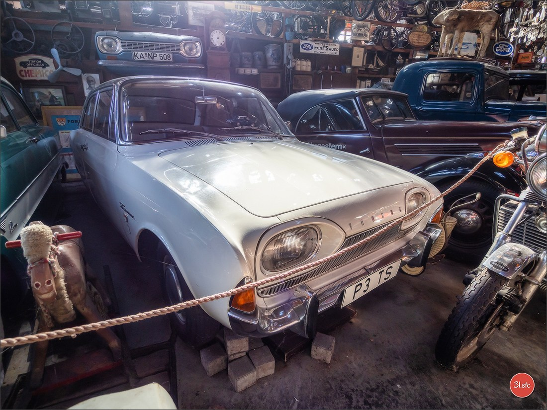 Удивительное место - частный музей старинного хлама - Fahrzeugmuseum. Photographe à Strasbourg | Portraits, Studio, Enfants, Événements