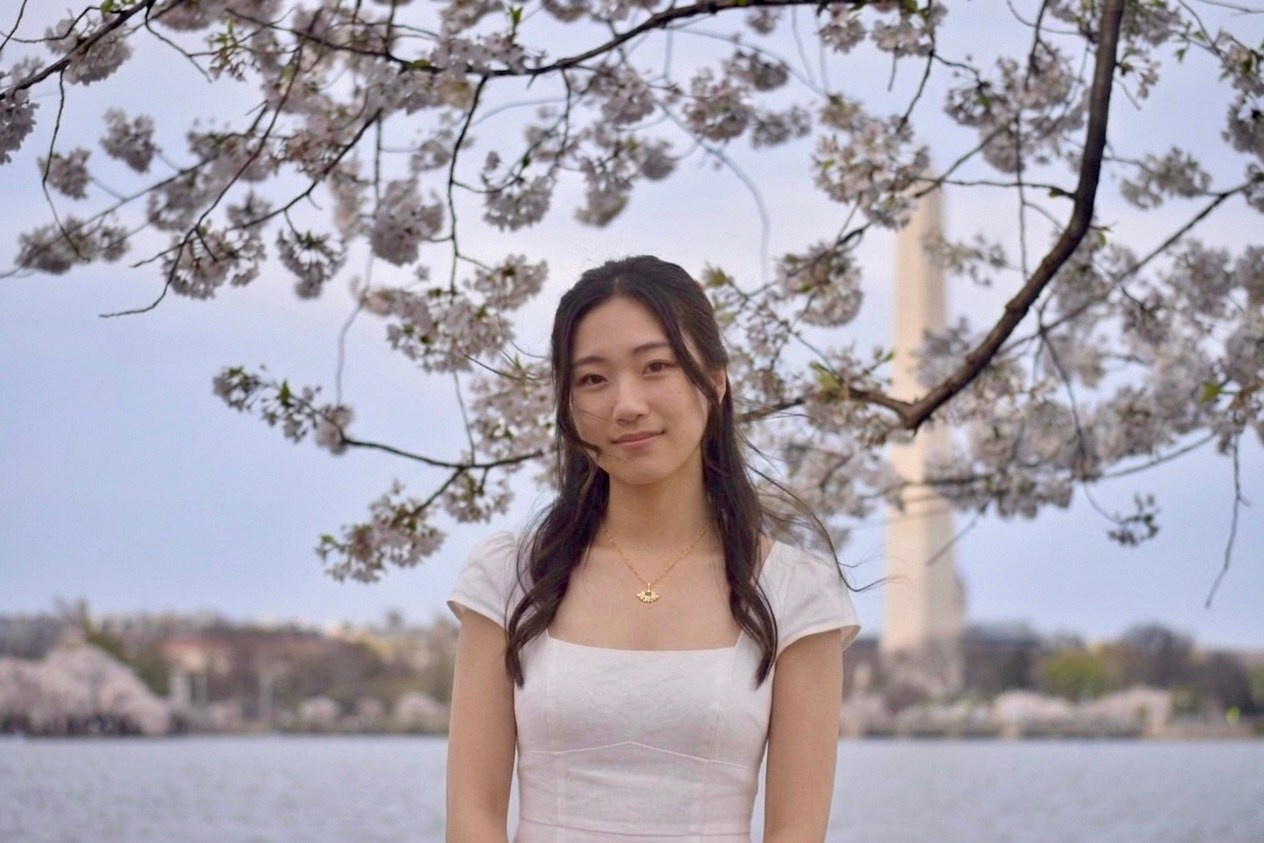 Cherry blossom mini shoot with Jessica. Kelly Sang, graduation and portrait photographer in Boston