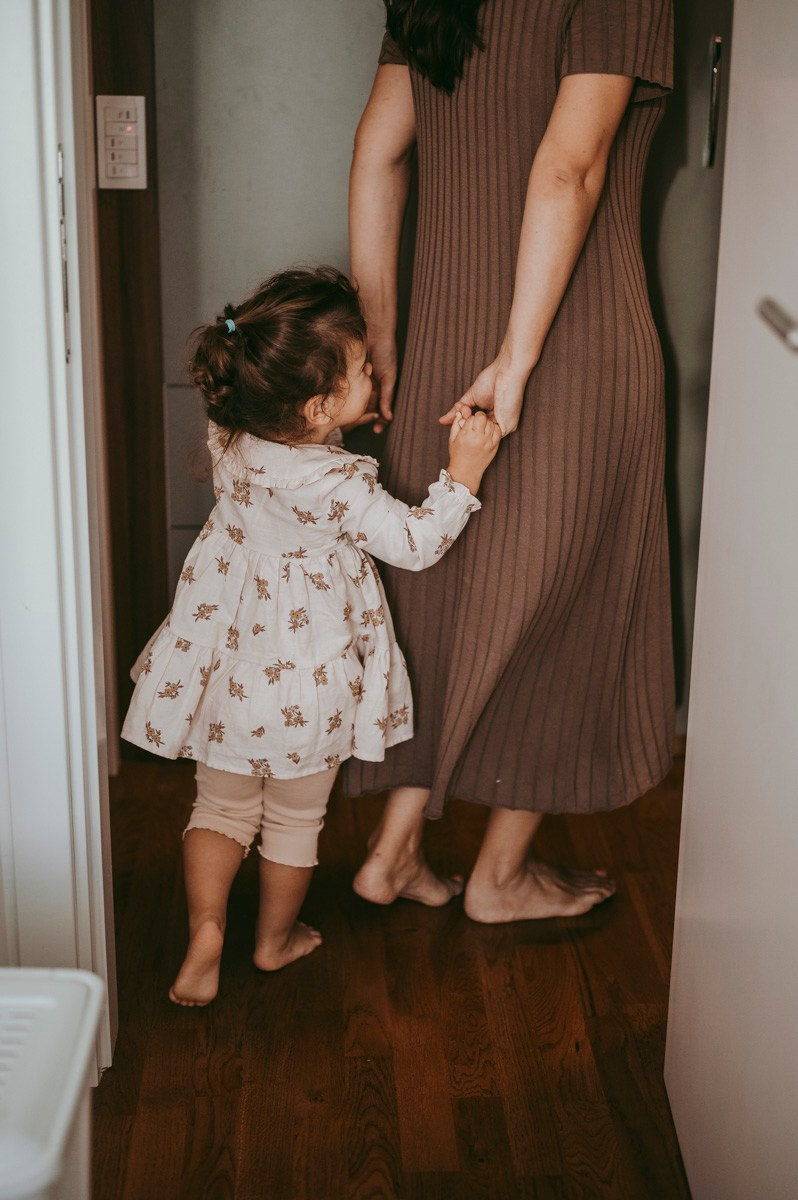 Katarina, Dejan, Petra i Julija / porodicno fotografisanje kod kuce. Deciji i porodicni fotograf u Beogradu Oksana Skendzic