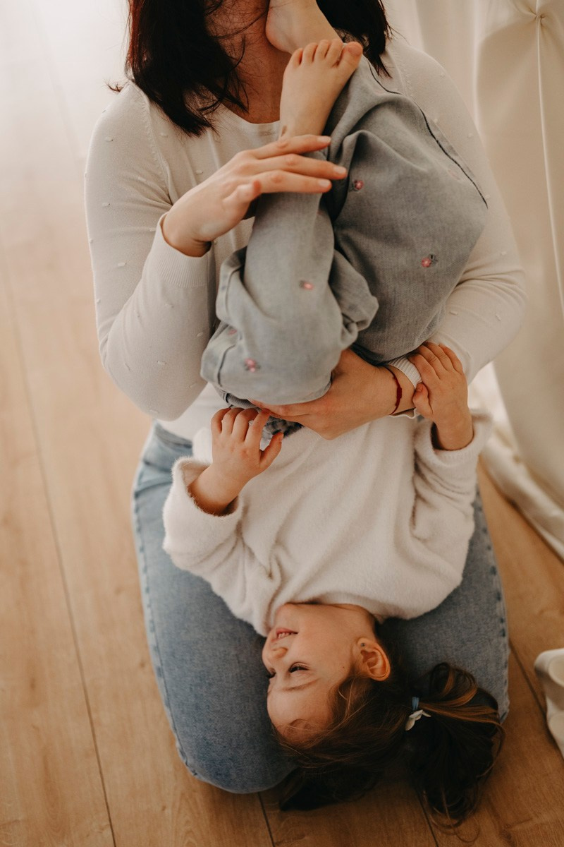 Miljana, Danka i Ilija — fotografisanje MAMINO. Deciji i porodicni fotograf u Beogradu Oksana Skendzic