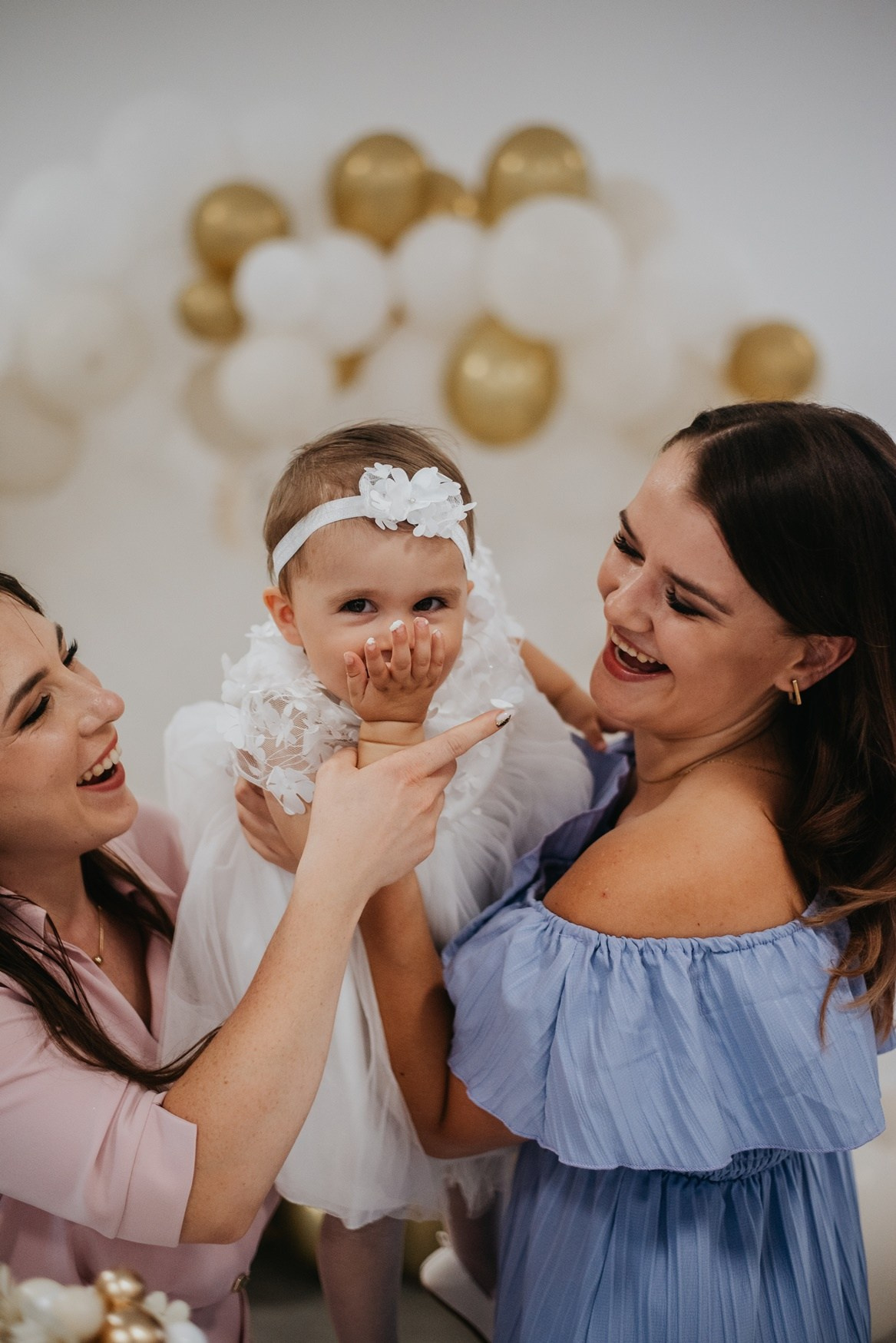 Chrzest Święty Hani. Dominika Strachacka Fotografia | Fotograf ślubny i rodzinny Opole Lubelskie Lublin