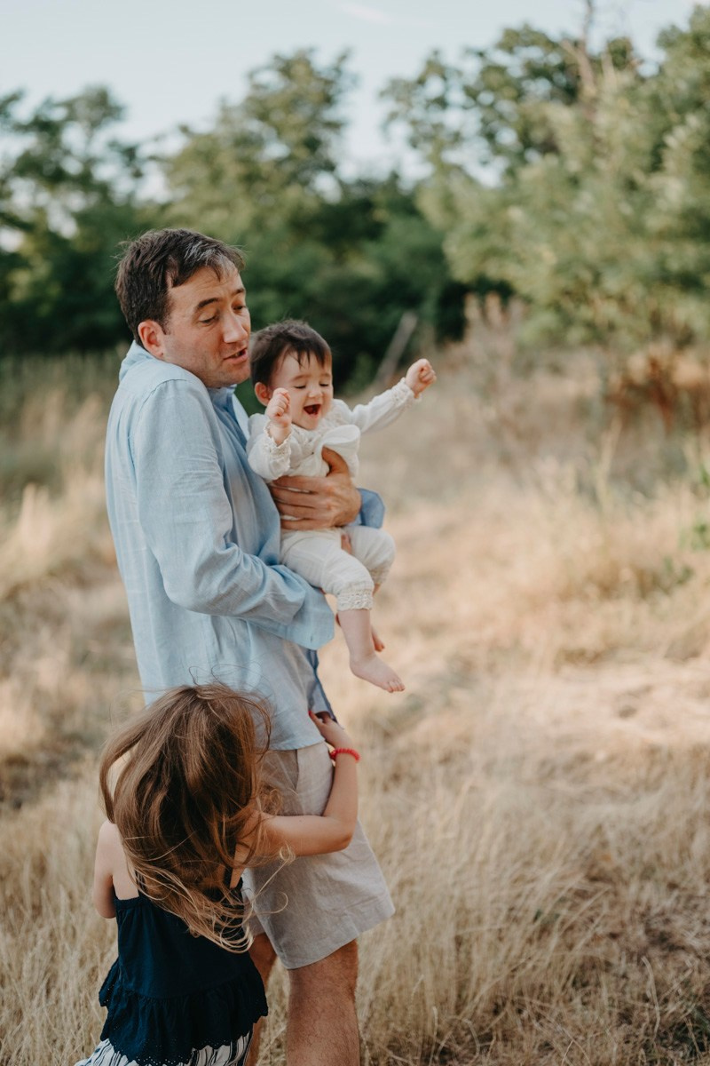 Jelena Milos Dunja i Mila / porodicno fotografisanje. Deciji i porodicni fotograf u Beogradu Oksana Skendzic