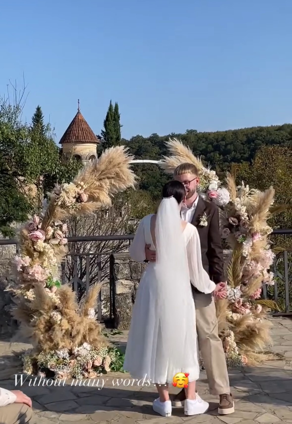 Romantic wedding ceremony in Kutaisi. Главная