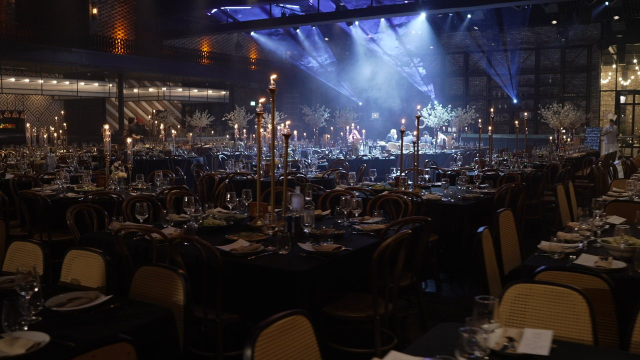 VIA / BASICO. Wedding and events photographers Studio Shalom