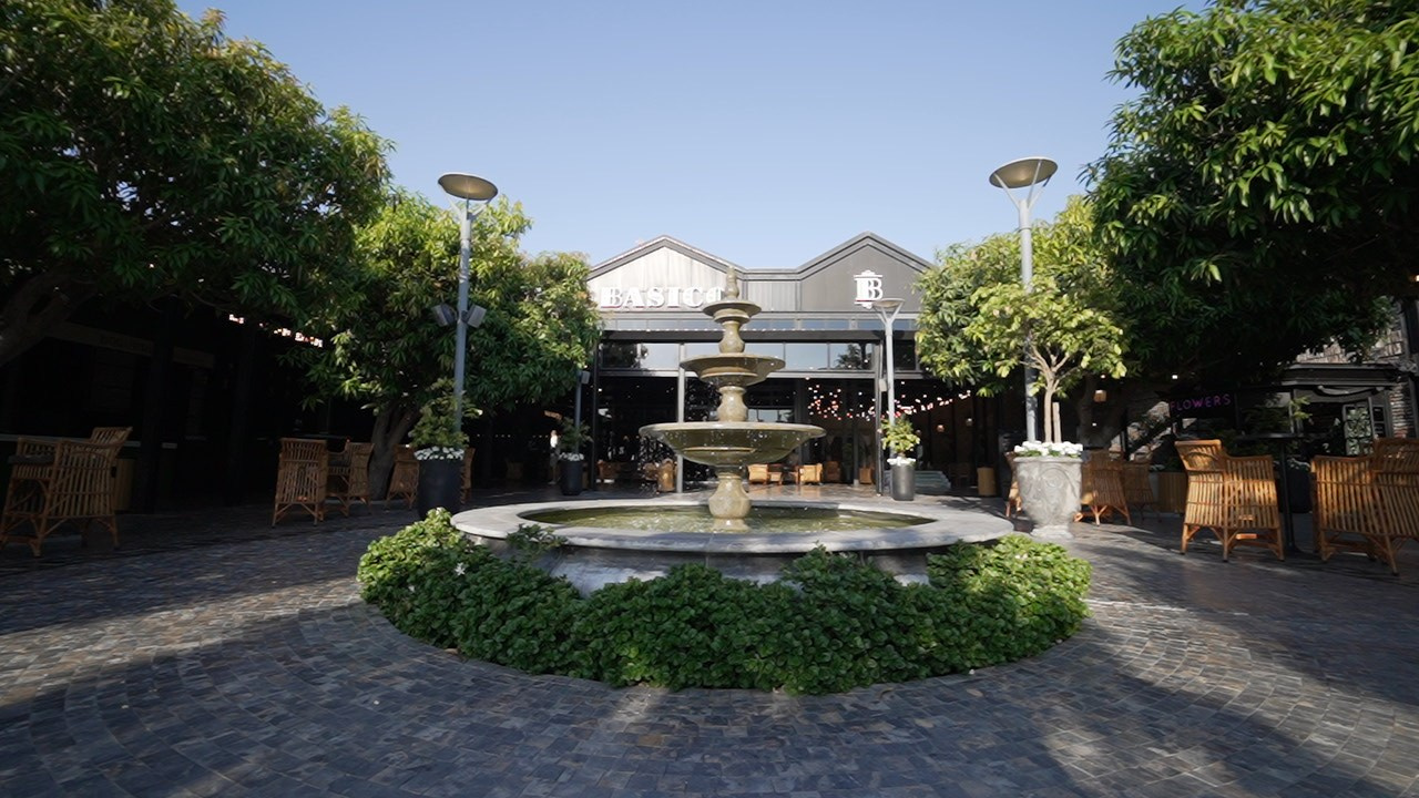 VIA / BASICO. Wedding and events photographers Studio Shalom