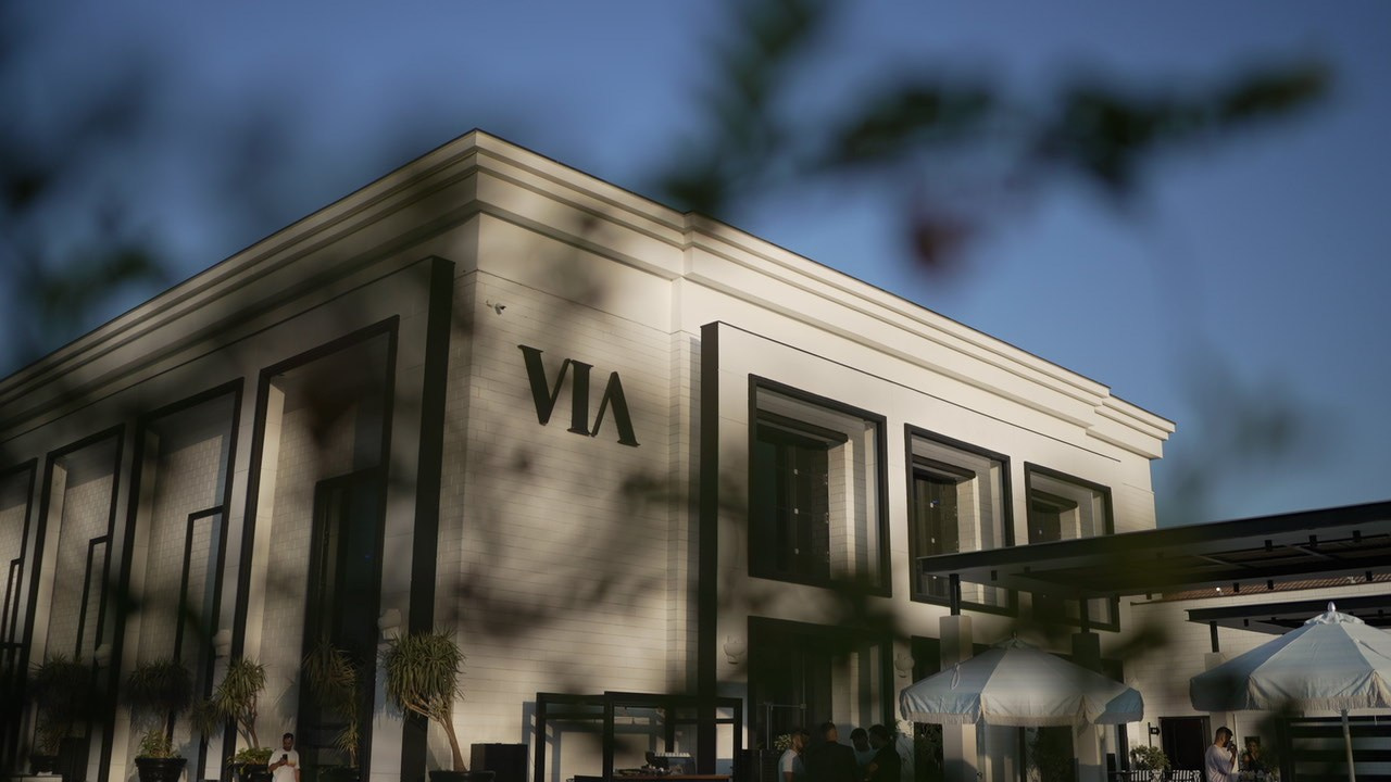 VIA / BASICO. Wedding and events photographers Studio Shalom