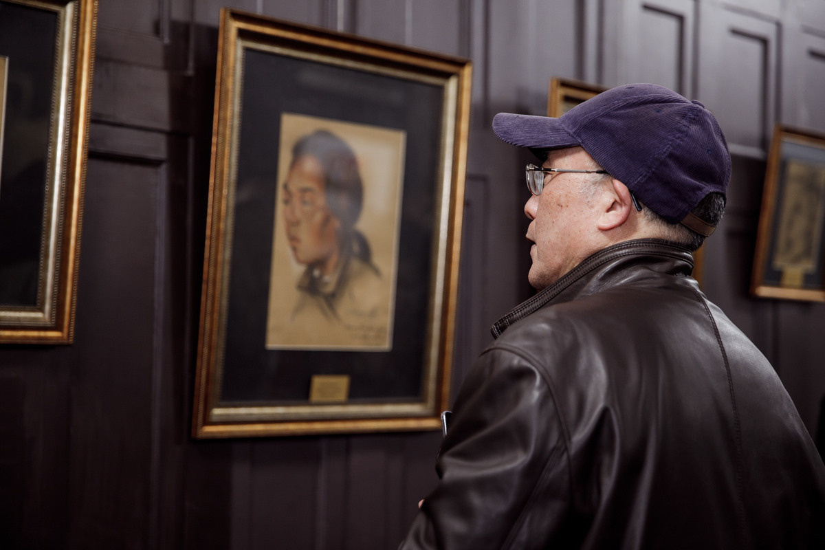 Выставка частной коллекции картин русских художников в консульстве РФ. Фотограф в Шанхае — Лола Пидлуская