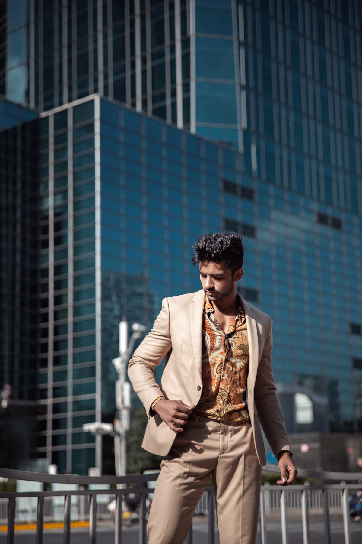 Джашан — индийский певец в Шанхае. Фотограф в Шанхае — Лола Пидлуская