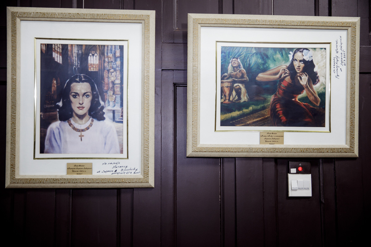 Выставка частной коллекции картин русских художников в консульстве РФ. Фотограф в Шанхае — Лола Пидлуская