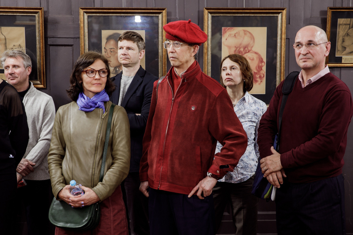 Выставка частной коллекции картин русских художников в консульстве РФ. Фотограф в Шанхае — Лола Пидлуская