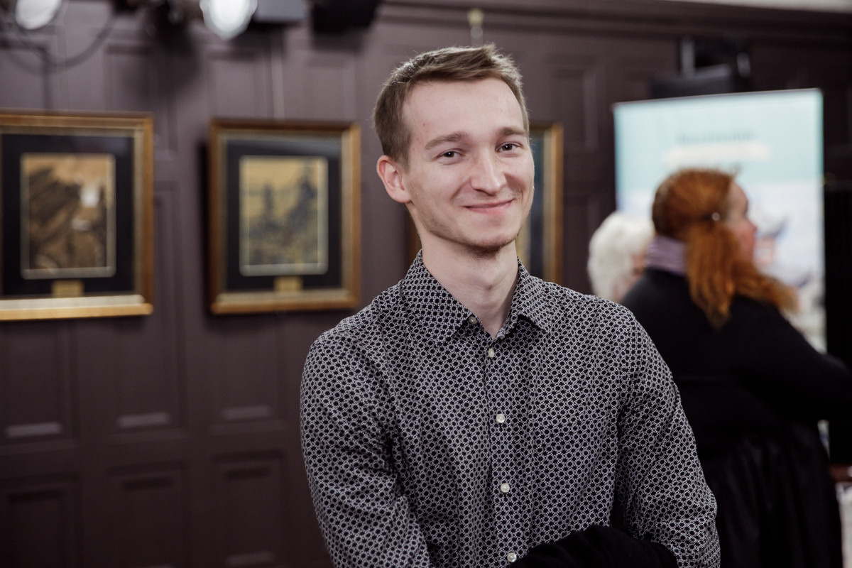 Выставка частной коллекции картин русских художников в консульстве РФ. Фотограф в Шанхае — Лола Пидлуская