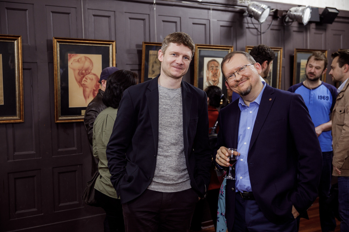 Выставка частной коллекции картин русских художников в консульстве РФ. Фотограф в Шанхае — Лола Пидлуская