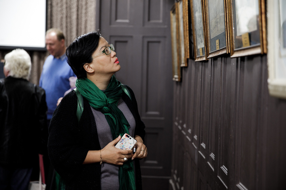 Выставка частной коллекции картин русских художников в консульстве РФ. Фотограф в Шанхае — Лола Пидлуская