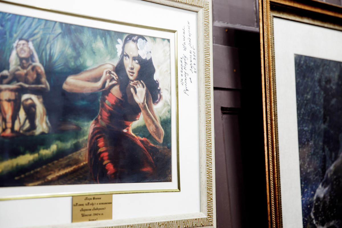 Выставка частной коллекции картин русских художников в консульстве РФ. Фотограф в Шанхае — Лола Пидлуская