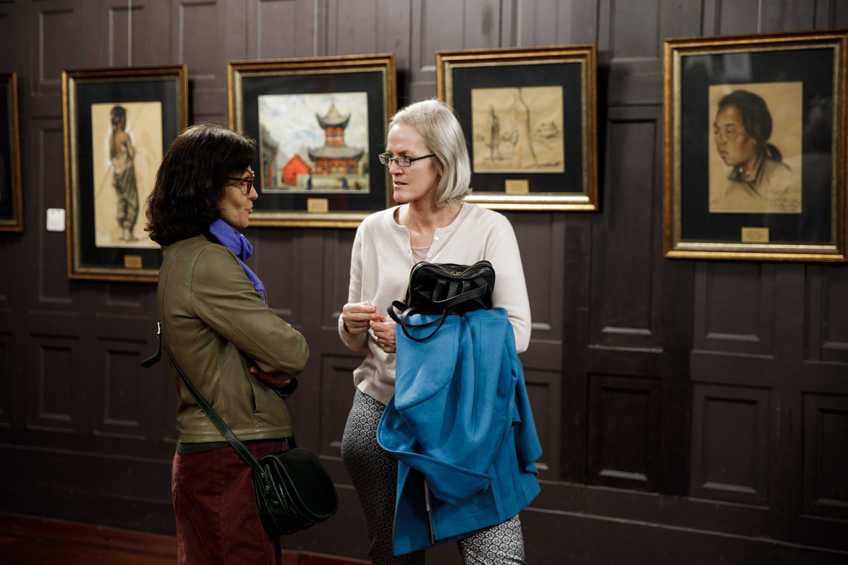 Выставка частной коллекции картин русских художников в консульстве РФ. Фотограф в Шанхае — Лола Пидлуская