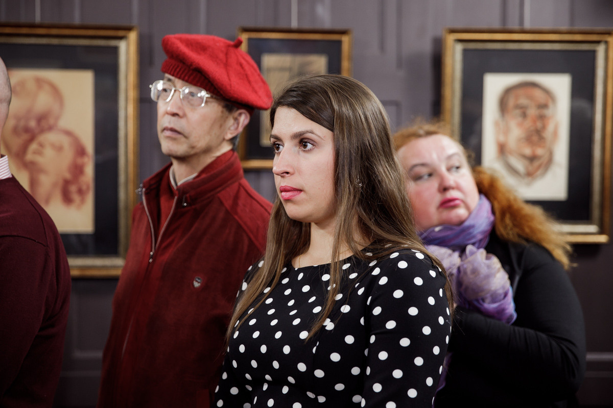 Выставка частной коллекции картин русских художников в консульстве РФ. Фотограф в Шанхае — Лола Пидлуская