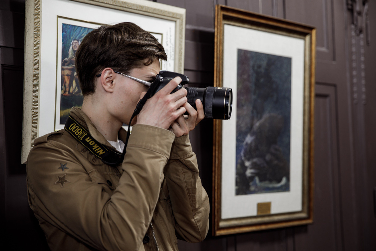 Выставка частной коллекции картин русских художников в консульстве РФ. Фотограф в Шанхае — Лола Пидлуская