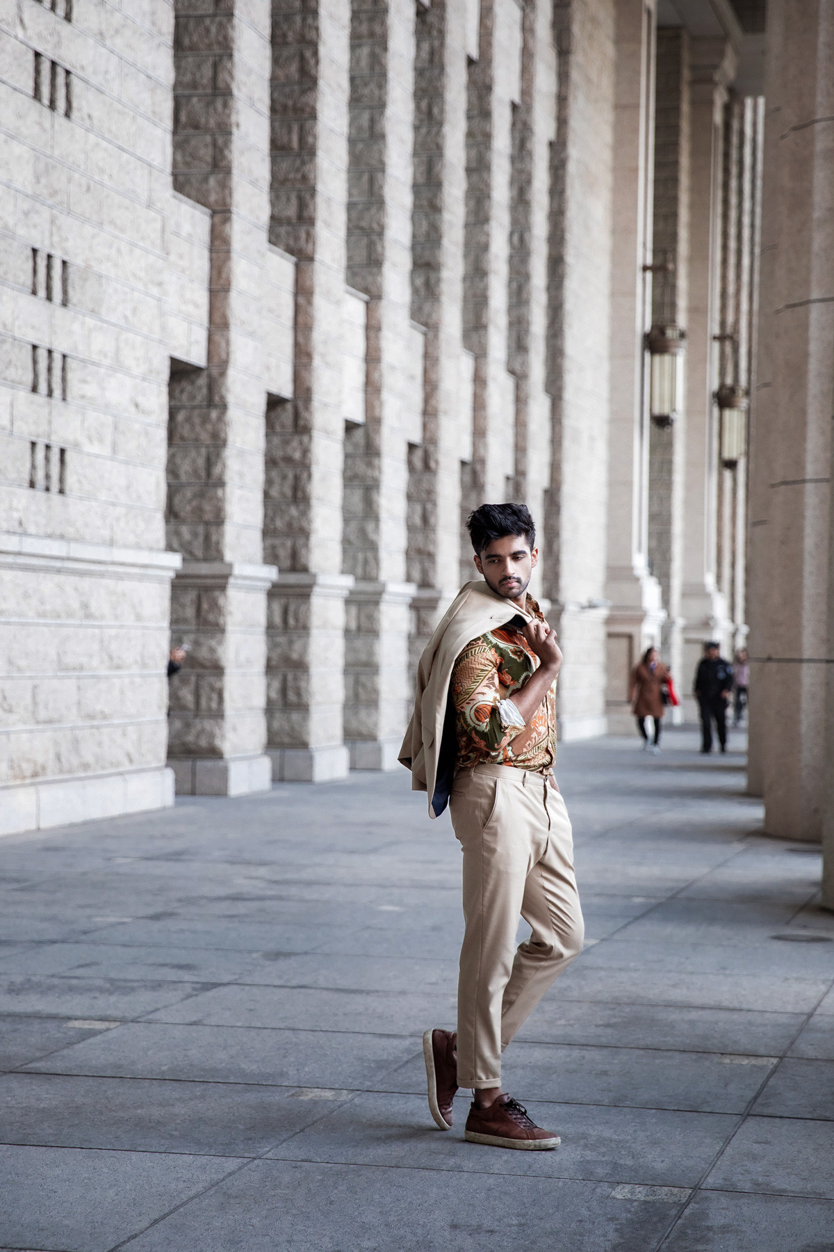 Джашан — индийский певец в Шанхае. Фотограф в Шанхае — Лола Пидлуская