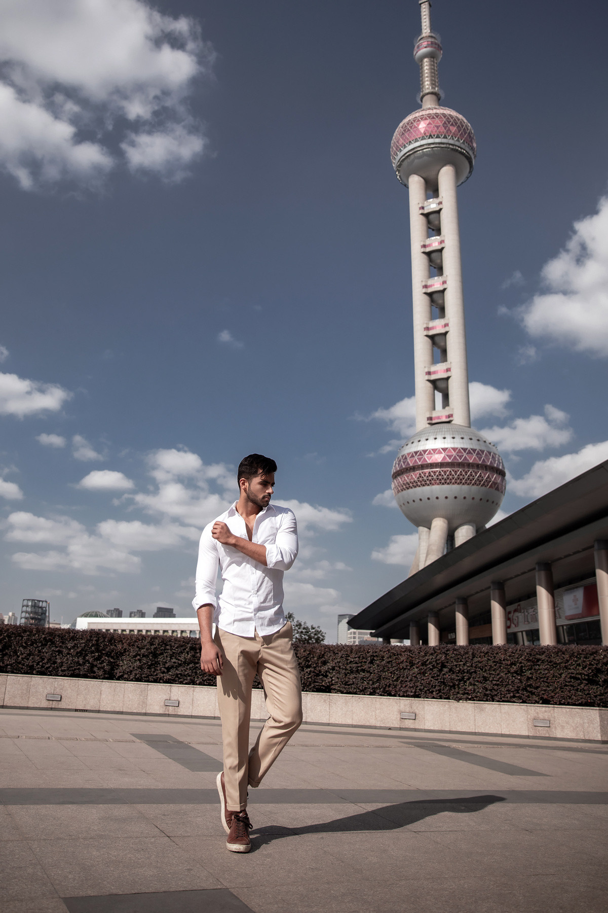 Джашан — индийский певец в Шанхае. Фотограф в Шанхае — Лола Пидлуская