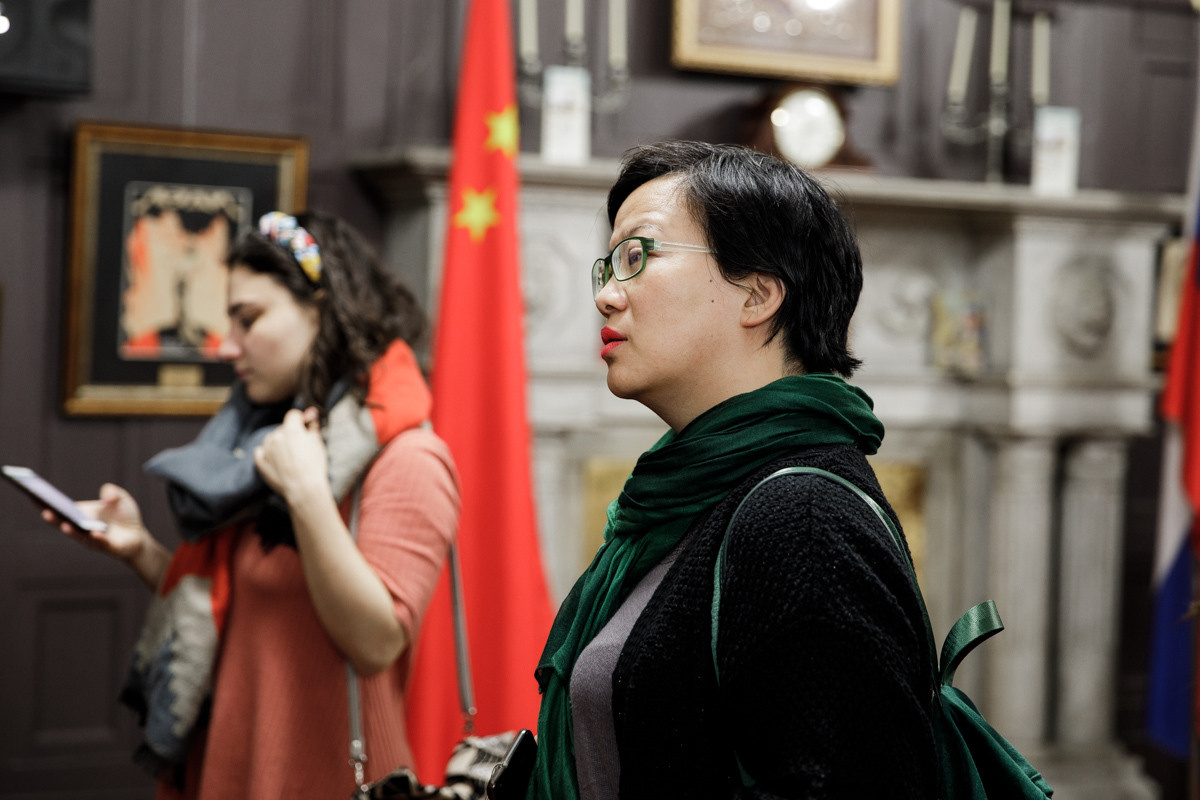 Выставка частной коллекции картин русских художников в консульстве РФ. Фотограф в Шанхае — Лола Пидлуская