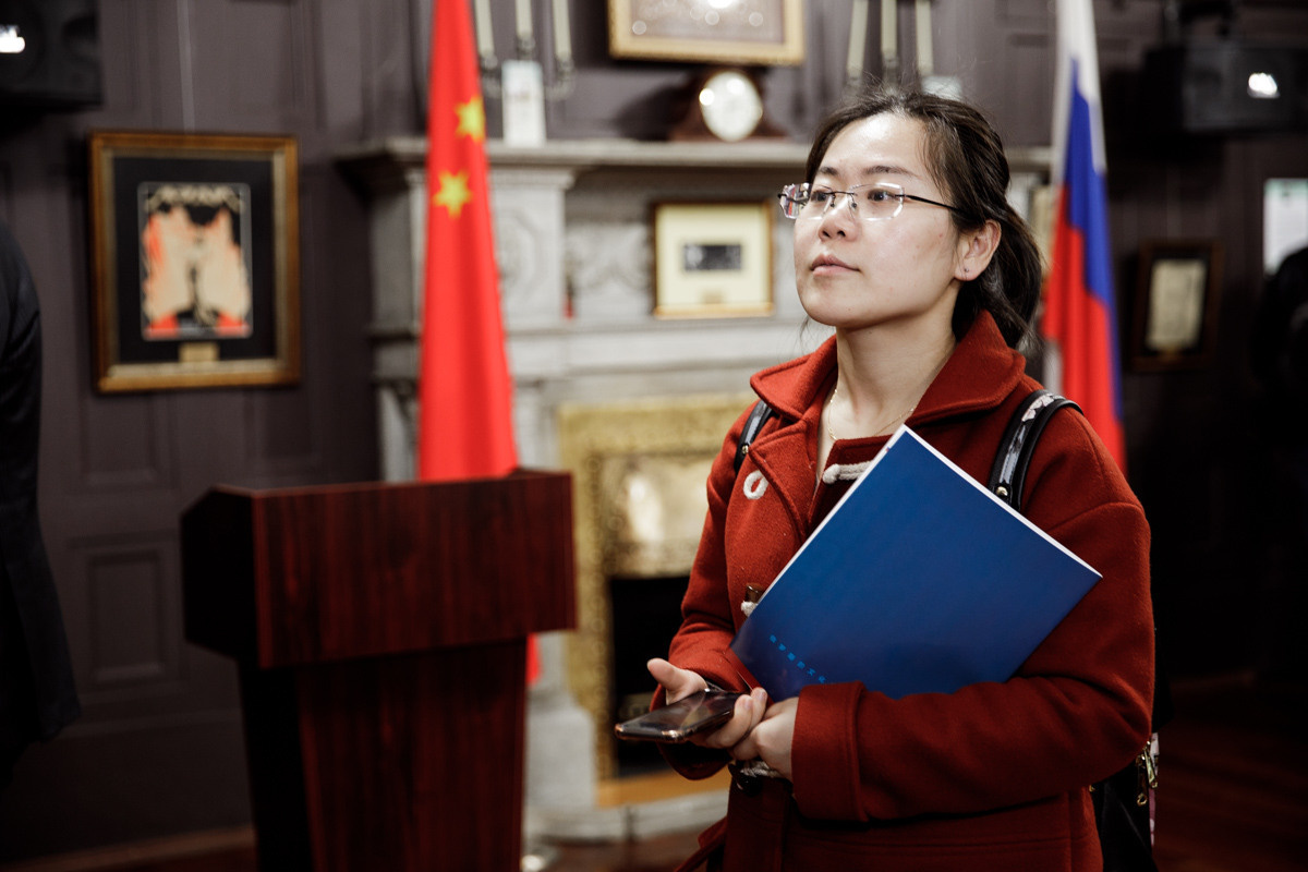 Выставка частной коллекции картин русских художников в консульстве РФ. Фотограф в Шанхае — Лола Пидлуская