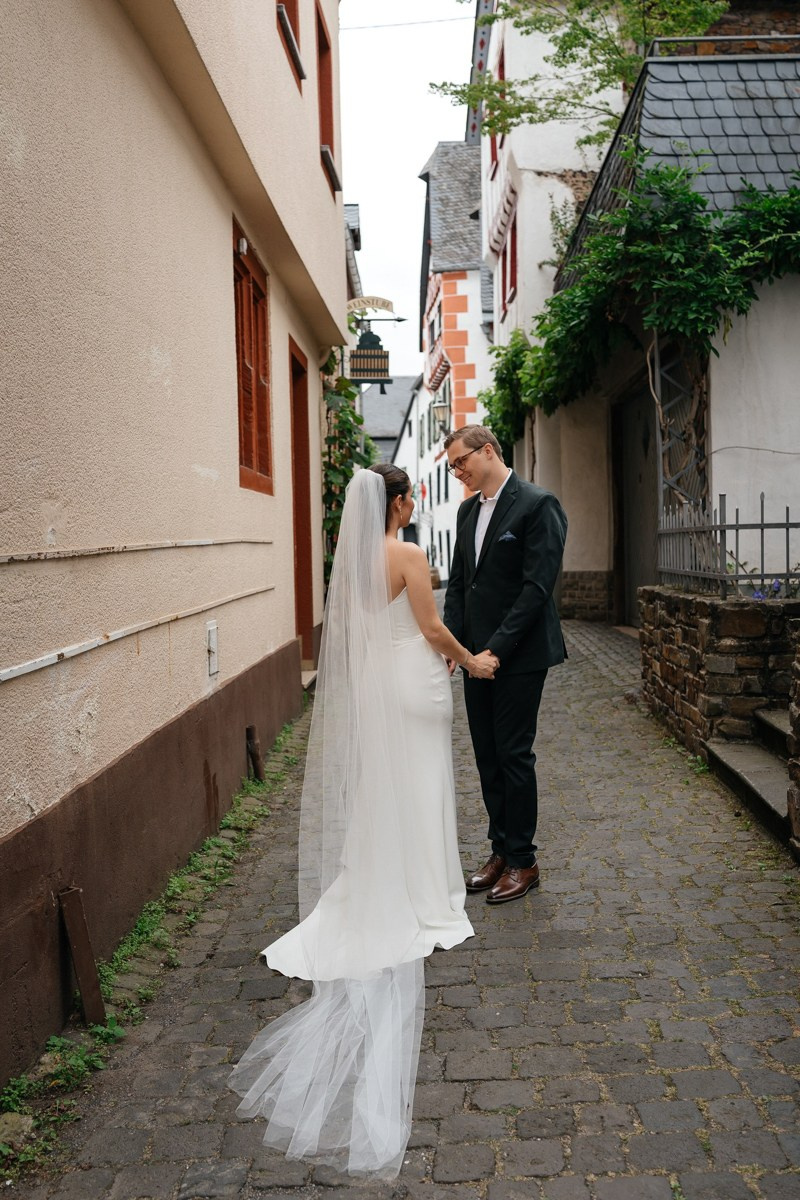 Wedding on a Boat on Mosel River in Beilstein. Wedding photographer & videographer in Germany and Frankfurt | Denis Mirosnik