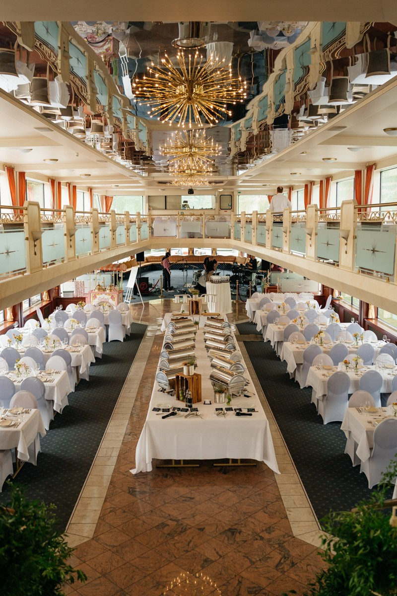 Wedding on a Boat on Mosel River in Beilstein. Wedding photographer & videographer in Germany and Frankfurt | Denis Mirosnik