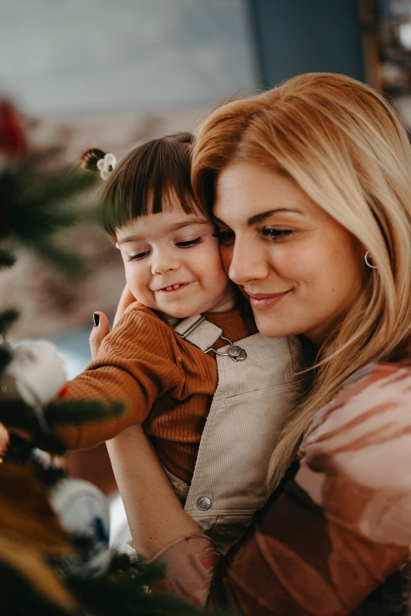 Natasa, Ema i Lazar — porodicno fotografisanje kod kuce. Deciji i porodicni fotograf u Beogradu Oksana Skendzic