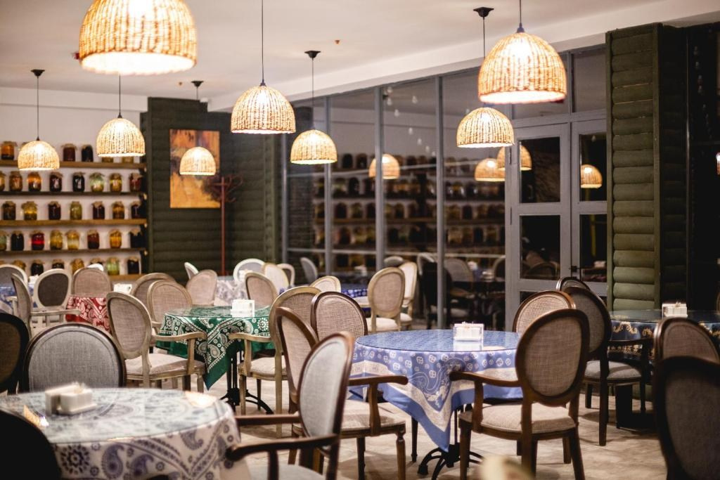 Roshe Gudauri. Главная