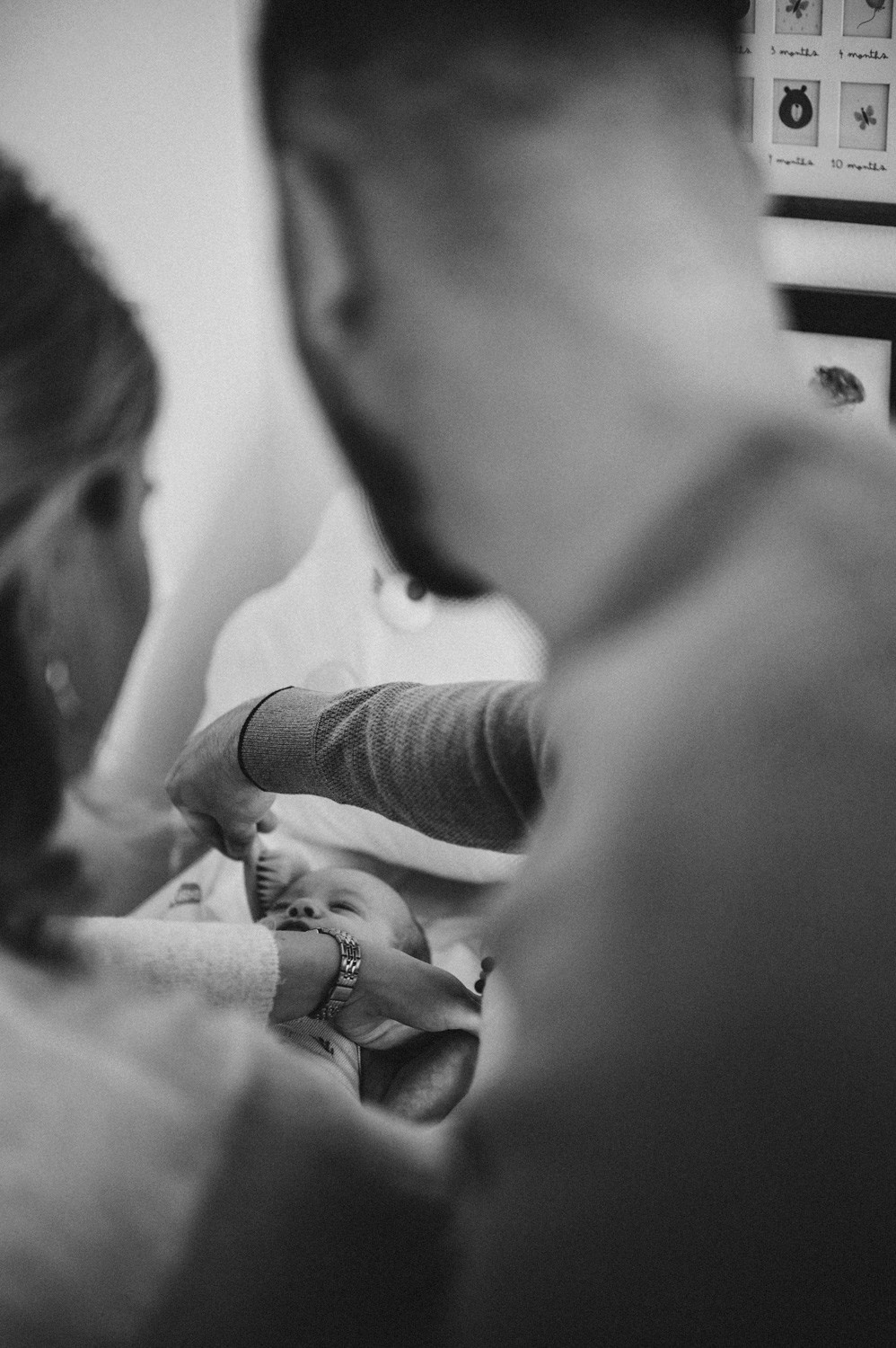 Porodicno fotografisanje sa bebom kod kuce / Ivana Miroslav i Nadica. Deciji i porodicni fotograf u Beogradu Oksana Skendzic