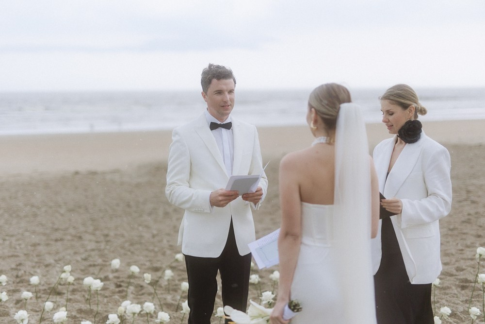 Anastasia & Alex (Freie Trauung am Meer in Holland - nur zu zweit). Hochzeitfotografin Düsseldorf, NRW Nadja Holzmann
