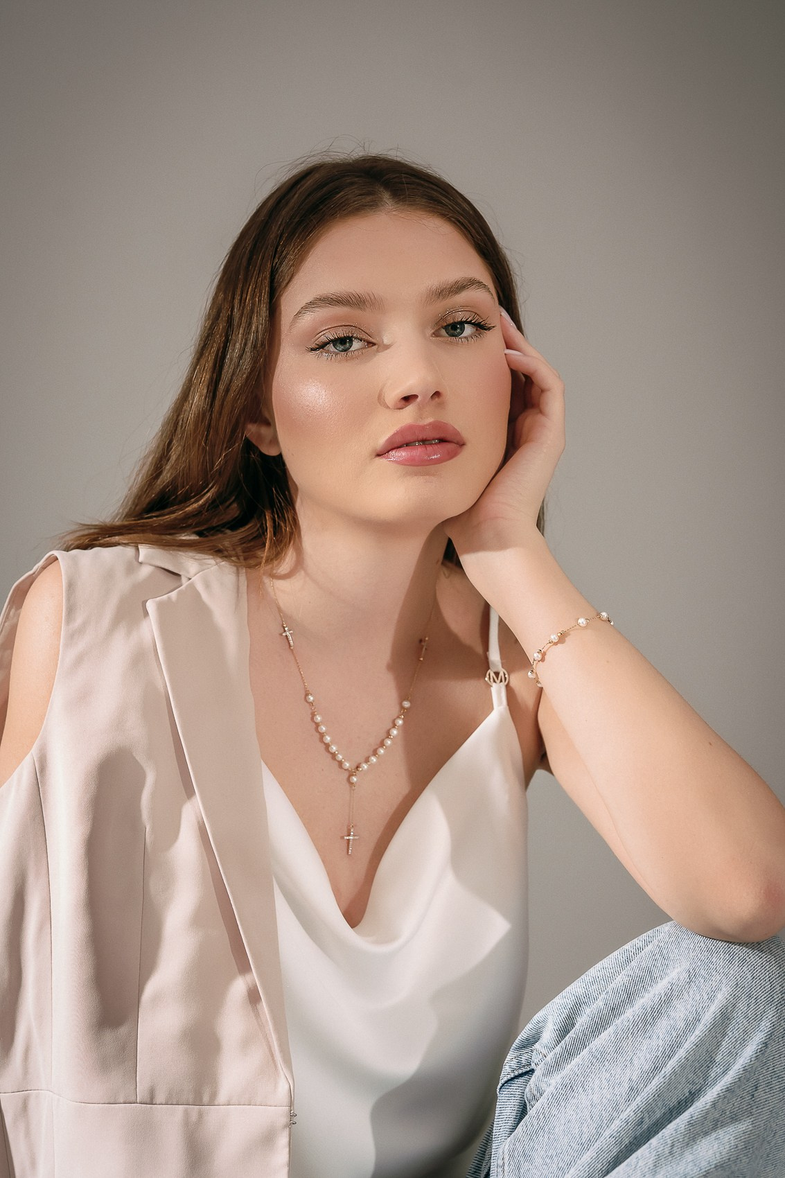 Bijuterii- model. Fotograf de familie, evenimente, produs și brand personal  în Zalau, Cluj-Napoca Carmen Simoc