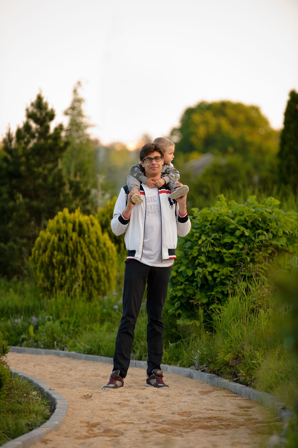 Весенняя Фотосессия Сашика. Семейный фотограф в Кишинёве THOMAS SHTIFT