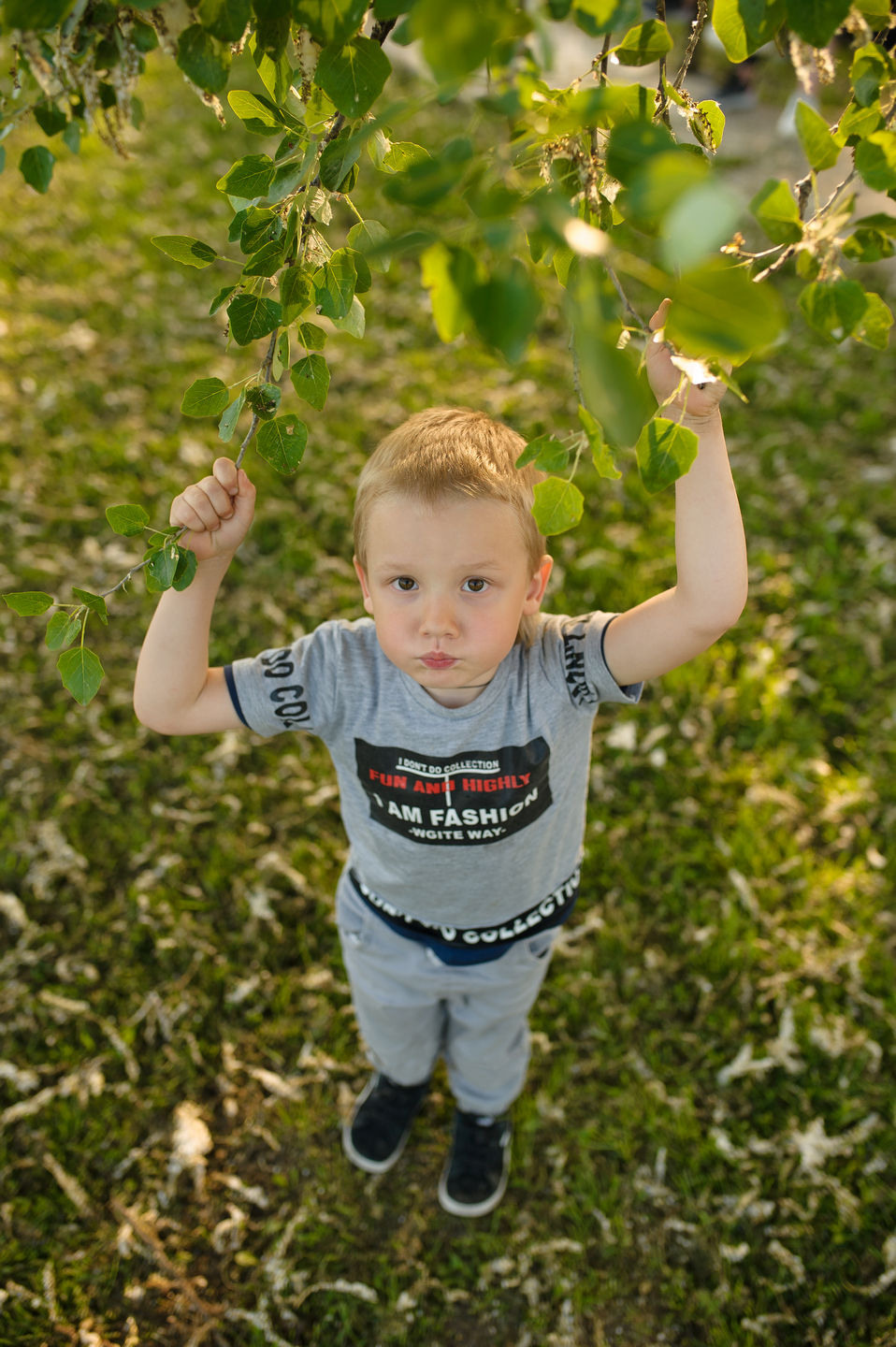 Весенняя Фотосессия Сашика. Семейный фотограф в Кишинёве THOMAS SHTIFT