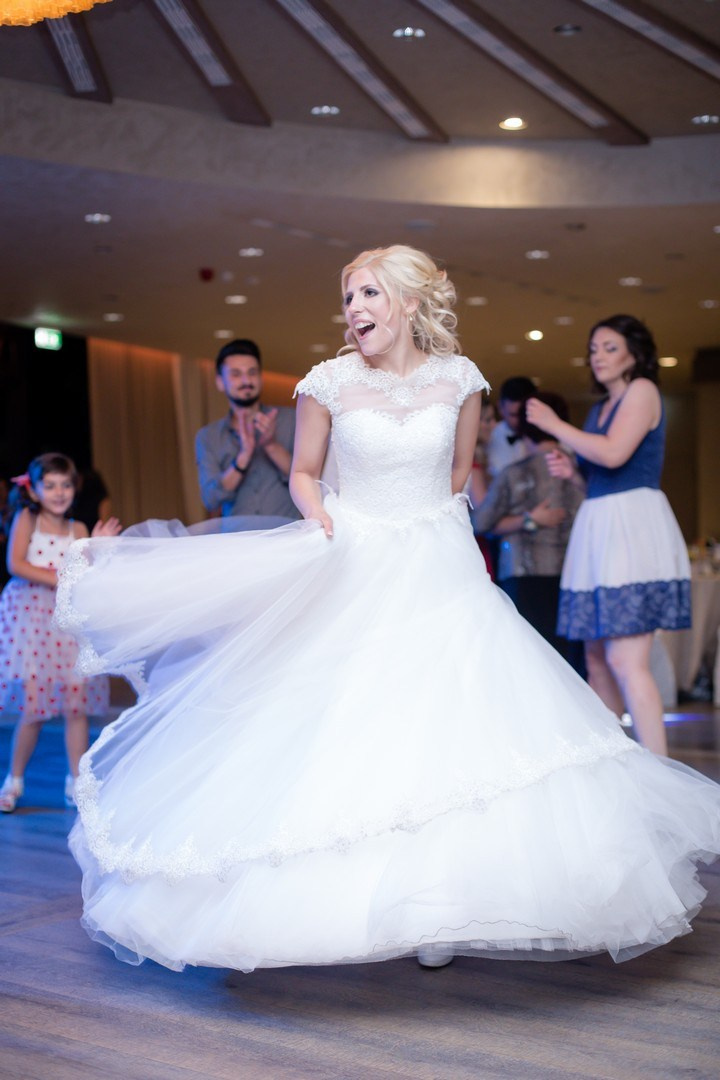 Cristina & Daniel by fotograf nunta Iasi — Eduard Schiopu