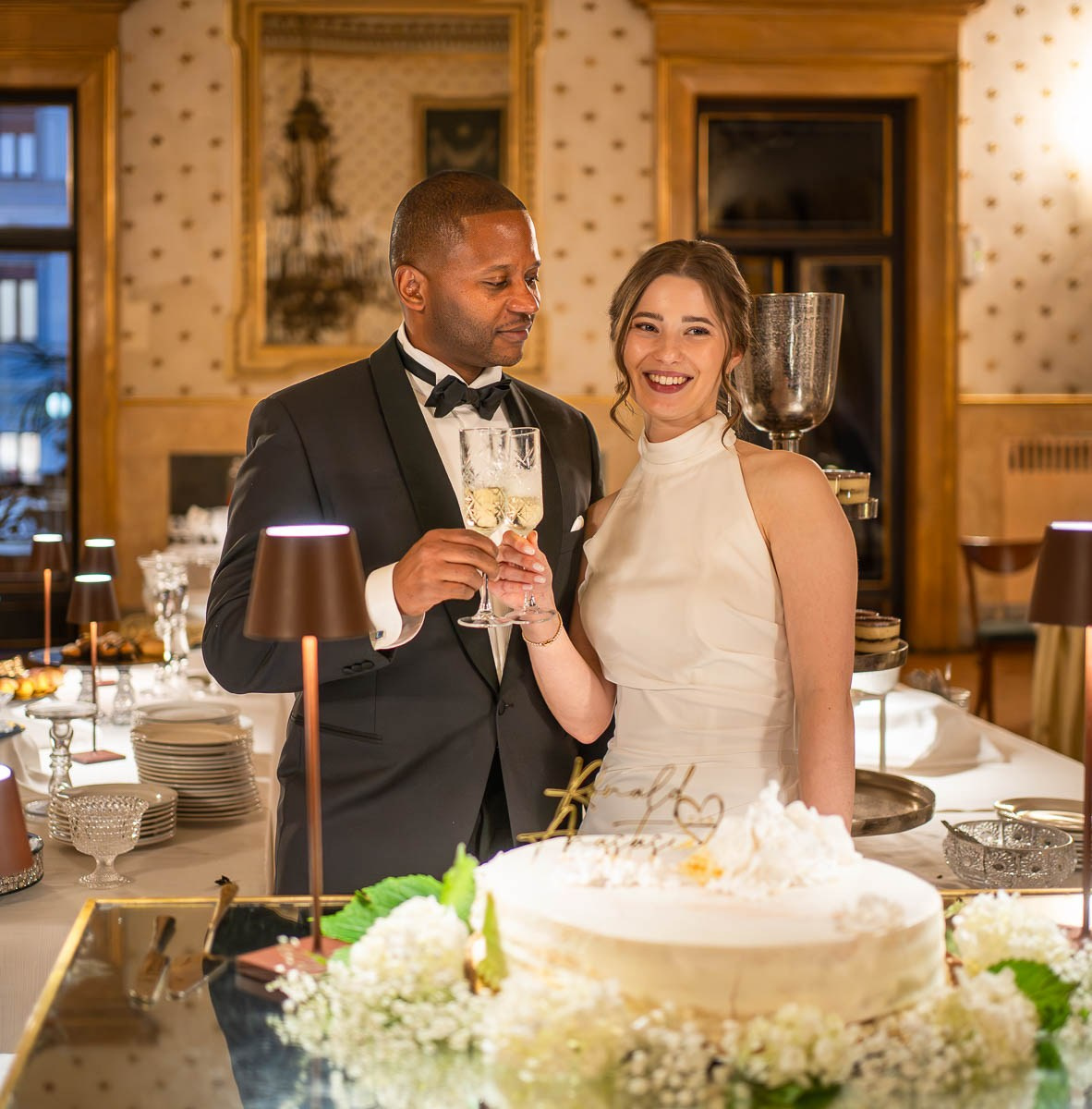 Anastasia e Ronald matrimonio presso il Caffé Pedrocchi Italia. Lorenzo Mazzega Wedding | Fotografo Matrimonio Milano | Reportage