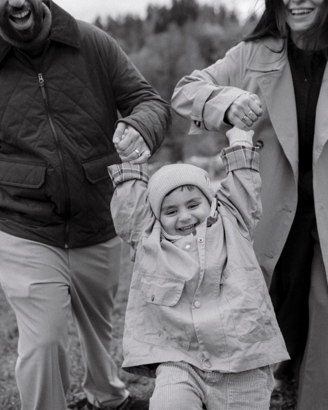 Boys, Cows, Autumn. Polina Sobol — family & documentary photographer in Bern. Outdoor & urban photo sessions for families, kids and couples