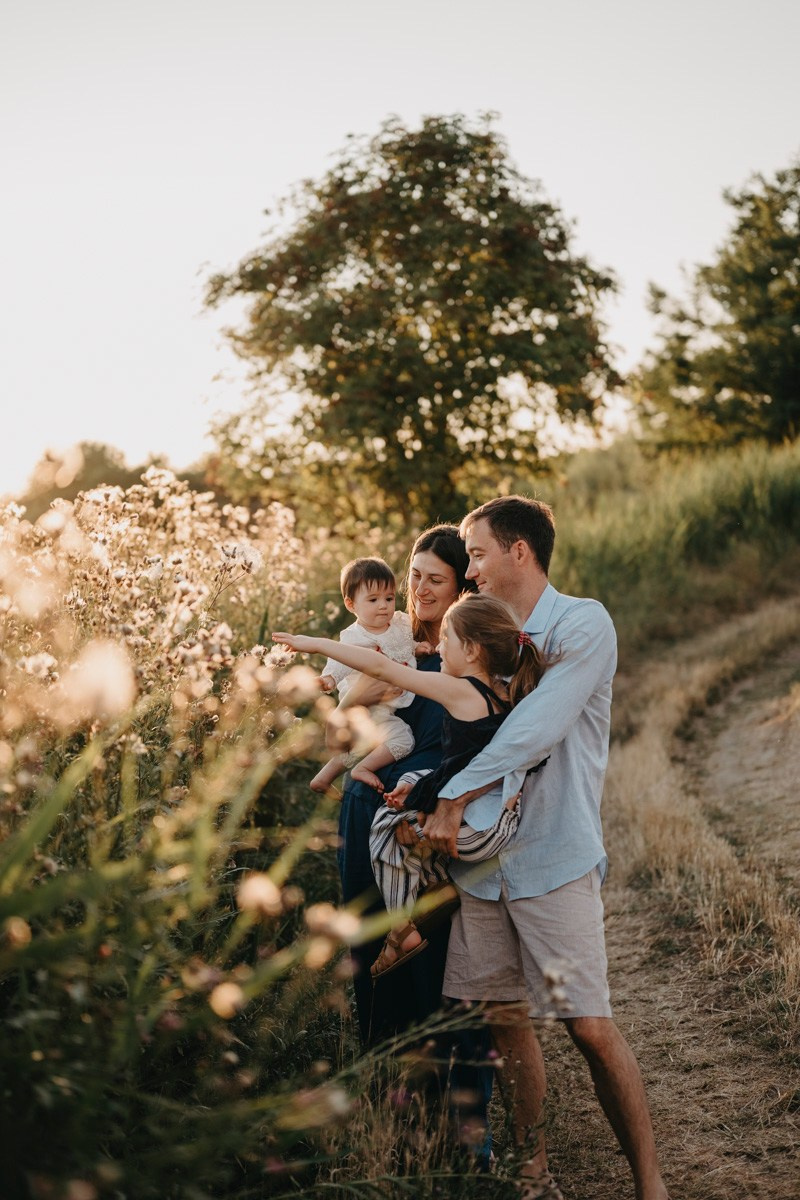 Jelena Milos Dunja i Mila / porodicno fotografisanje. Deciji i porodicni fotograf u Beogradu Oksana Skendzic