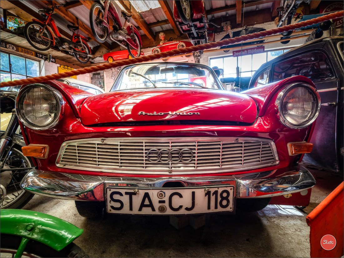 Удивительное место - частный музей старинного хлама - Fahrzeugmuseum. Photographe à Strasbourg | Portraits, Studio, Enfants, Événements