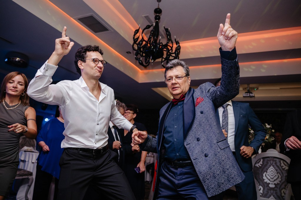 Isil si Radu by Fotograf nunta Iasi — Eduard Schiopu