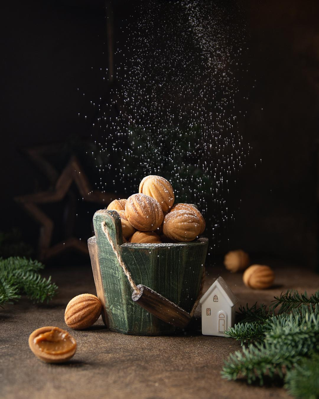 Dessert Rusische Oreshki mit Karamell Dark Foto