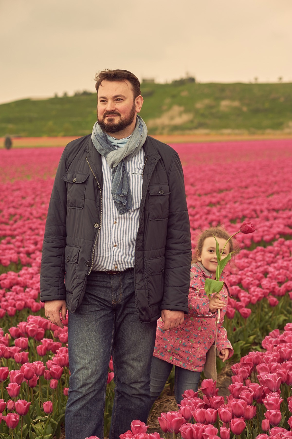 Family photoshoot in Keukenhof. Portrait and Wedding Photographer Brussels & Amsterdam