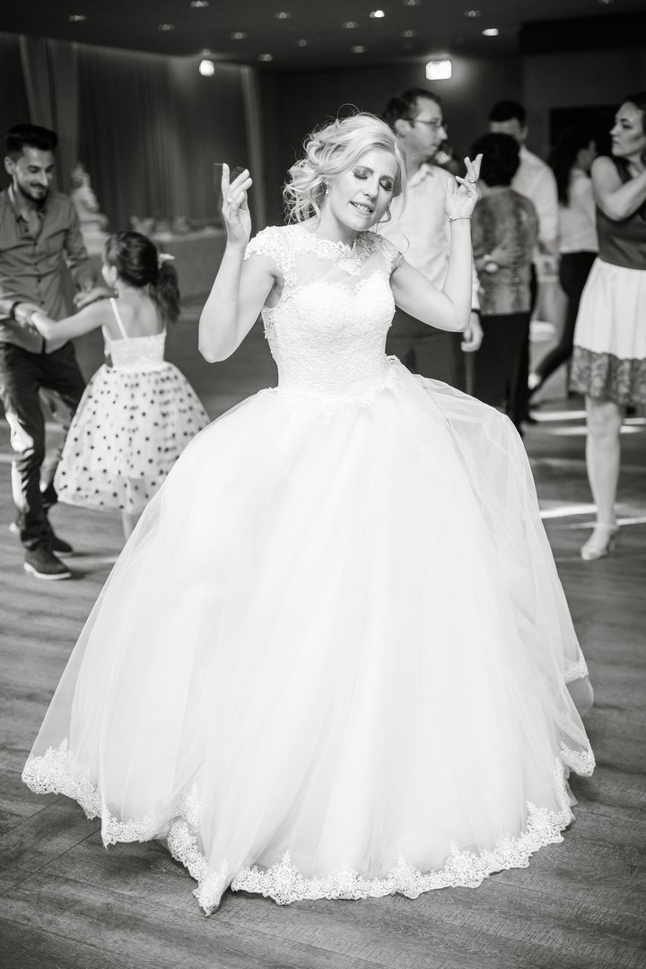 Cristina & Daniel by fotograf nunta Iasi — Eduard Schiopu