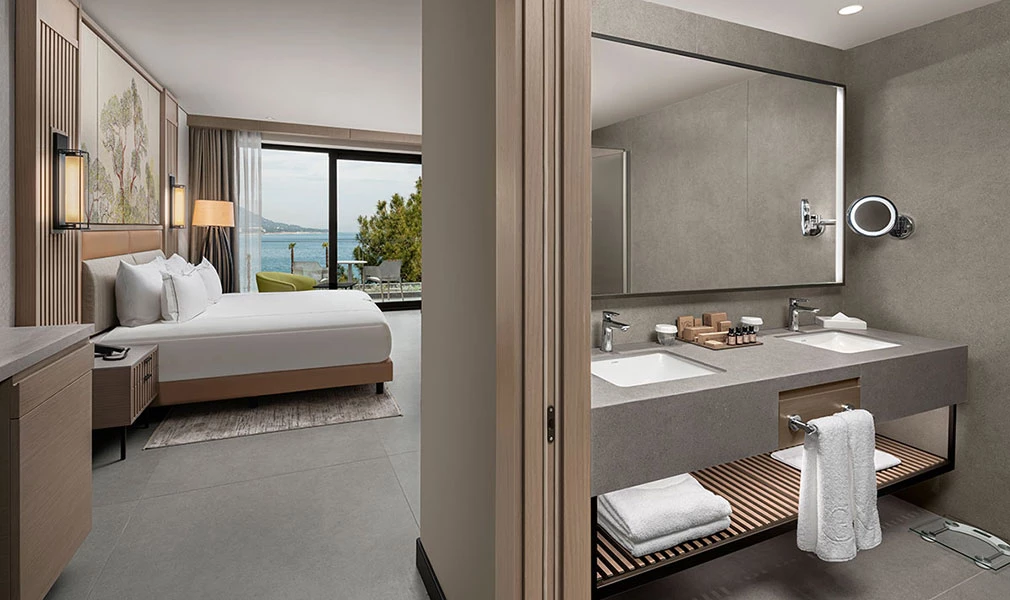 NG PHASELIS BAY. Lero Photographer and a set designer|individual custom portrait and advertising photography in Zutphen