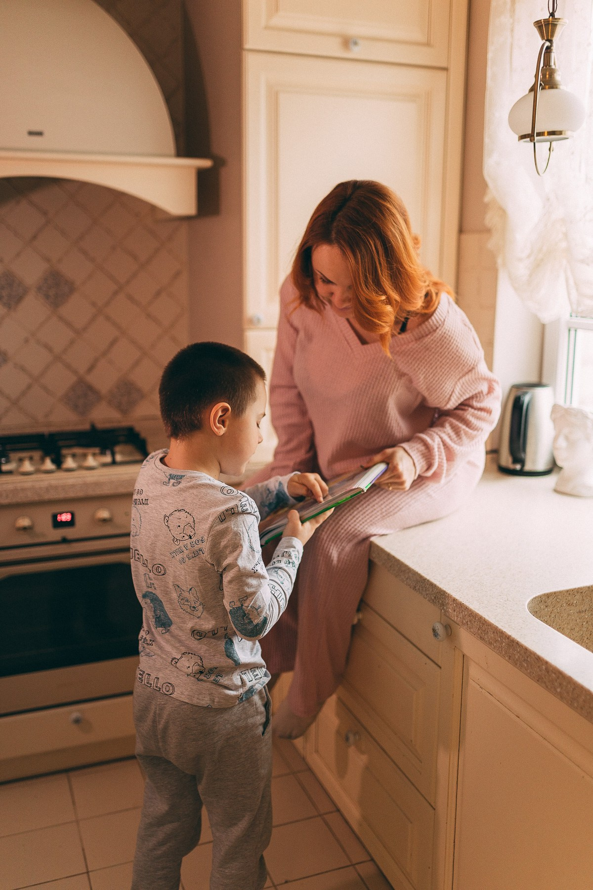 Домашняя съёмка мама с сыном. Fotogrāfs Rīgā — Katerina Gordik