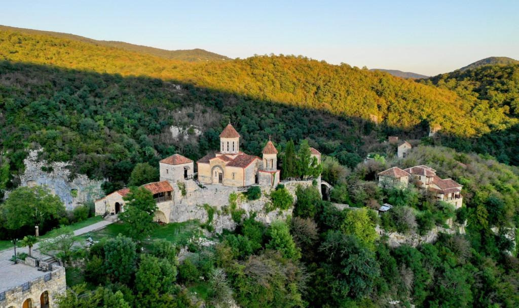 Romantic wedding ceremony in Kutaisi. Главная