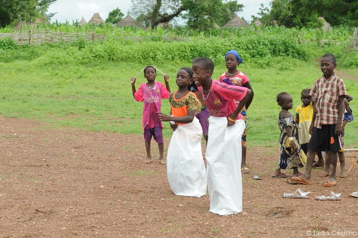 Photos of volunteer work at Senegal. Simbahalu