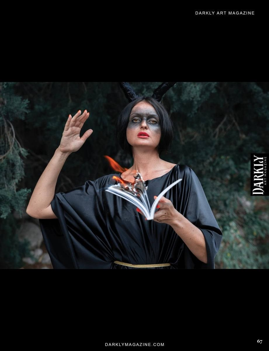 HALLOWEEN (DARKLY MAG). UNRATED PHOTO