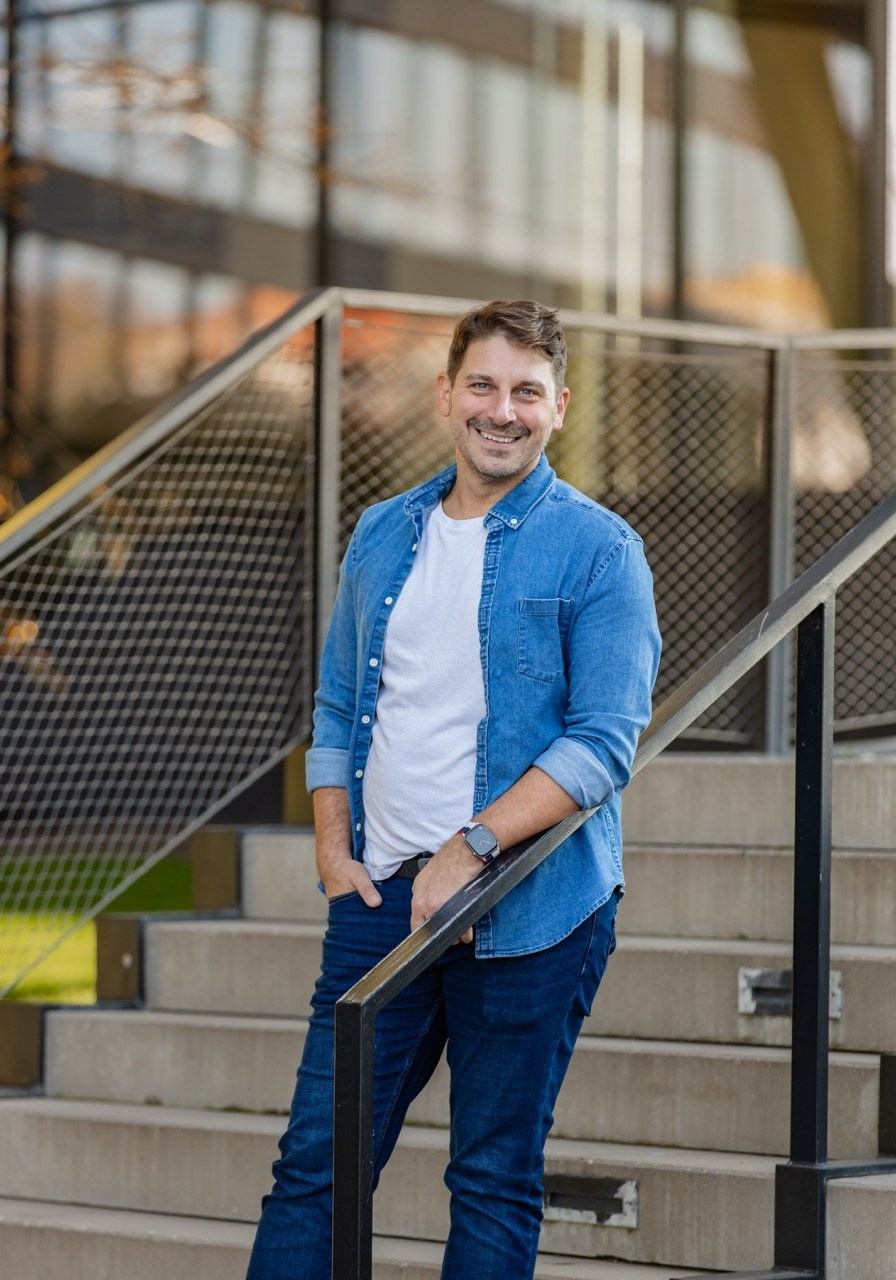 Mens portrait photography. Dana Lišková — Empatická fotografka | Introspektivní umělkyně | Neurodivergentní koučka| Zakladatelka Artepy.cz