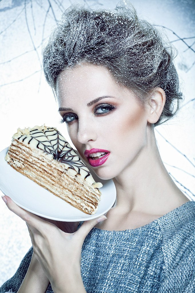 Fashion cake. Julia Ganch I Fashion Wedding Photography I Cappadocia Turkey